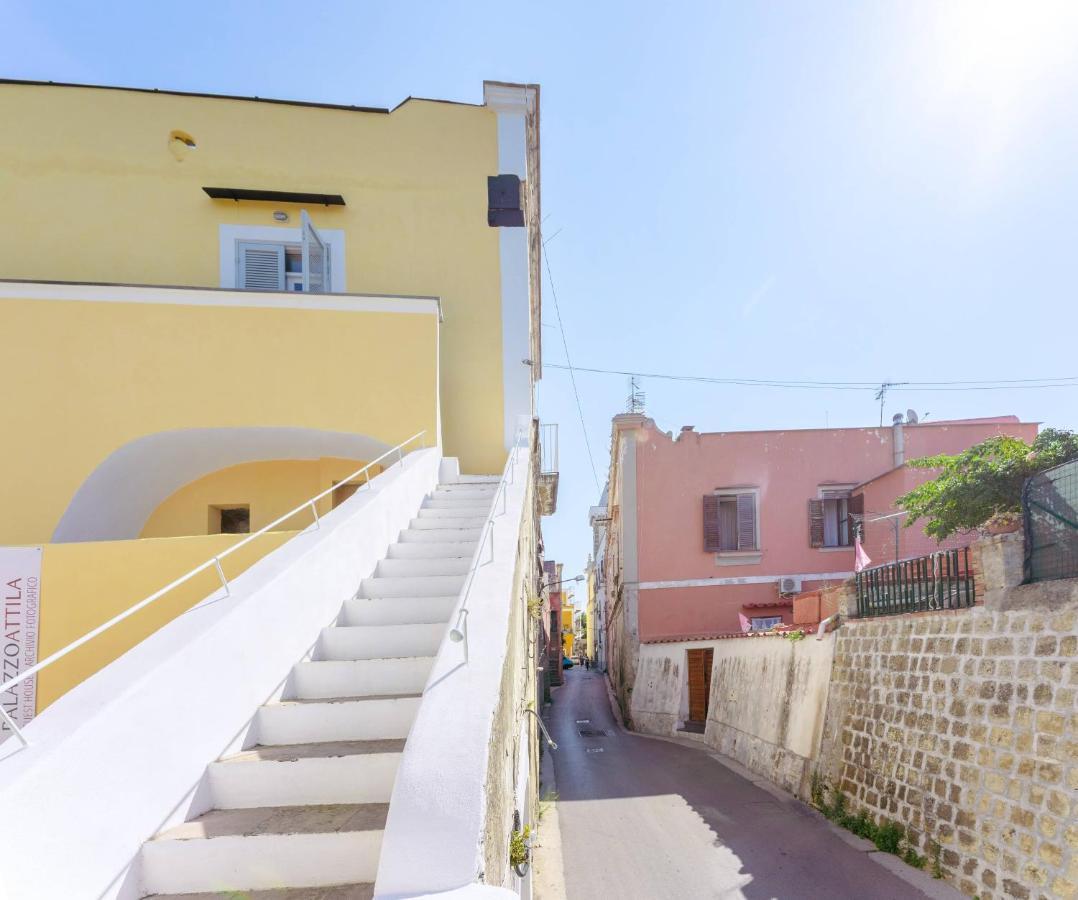Palazzo Attila - Gioia Apartments Procida Buitenkant foto