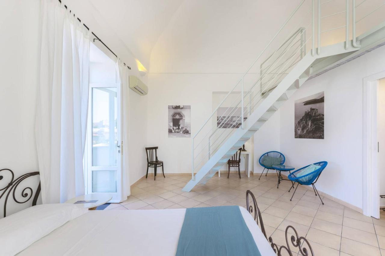 Palazzo Attila - Gioia Apartments Procida Buitenkant foto