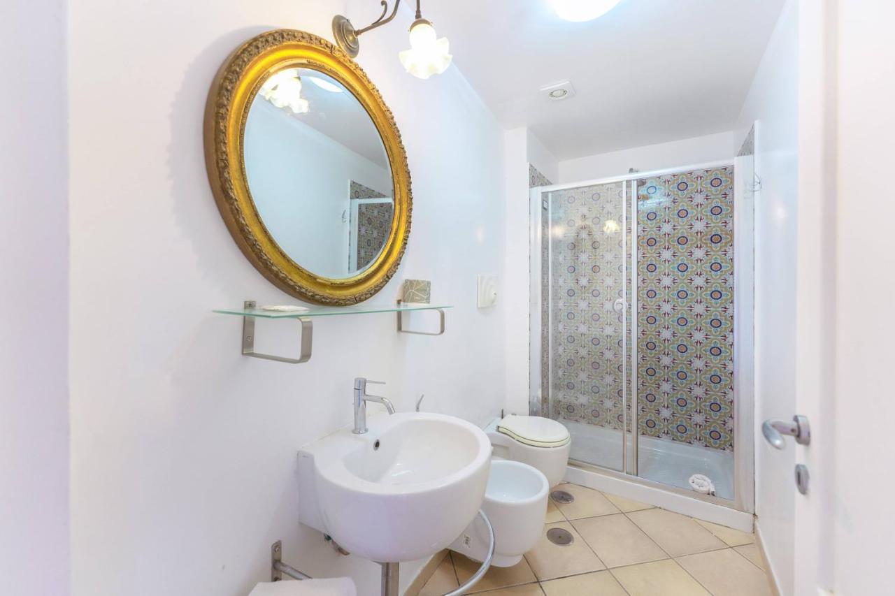 Palazzo Attila - Gioia Apartments Procida Buitenkant foto
